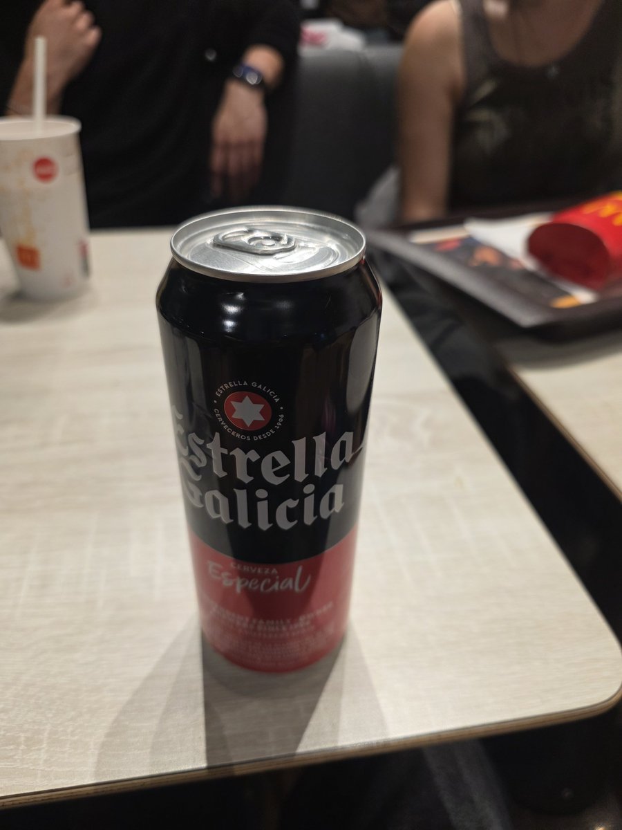 pommess_2's tweet photo. @suntalakhau Aau lets get drunk https://t.co/yhGLEFCUTq