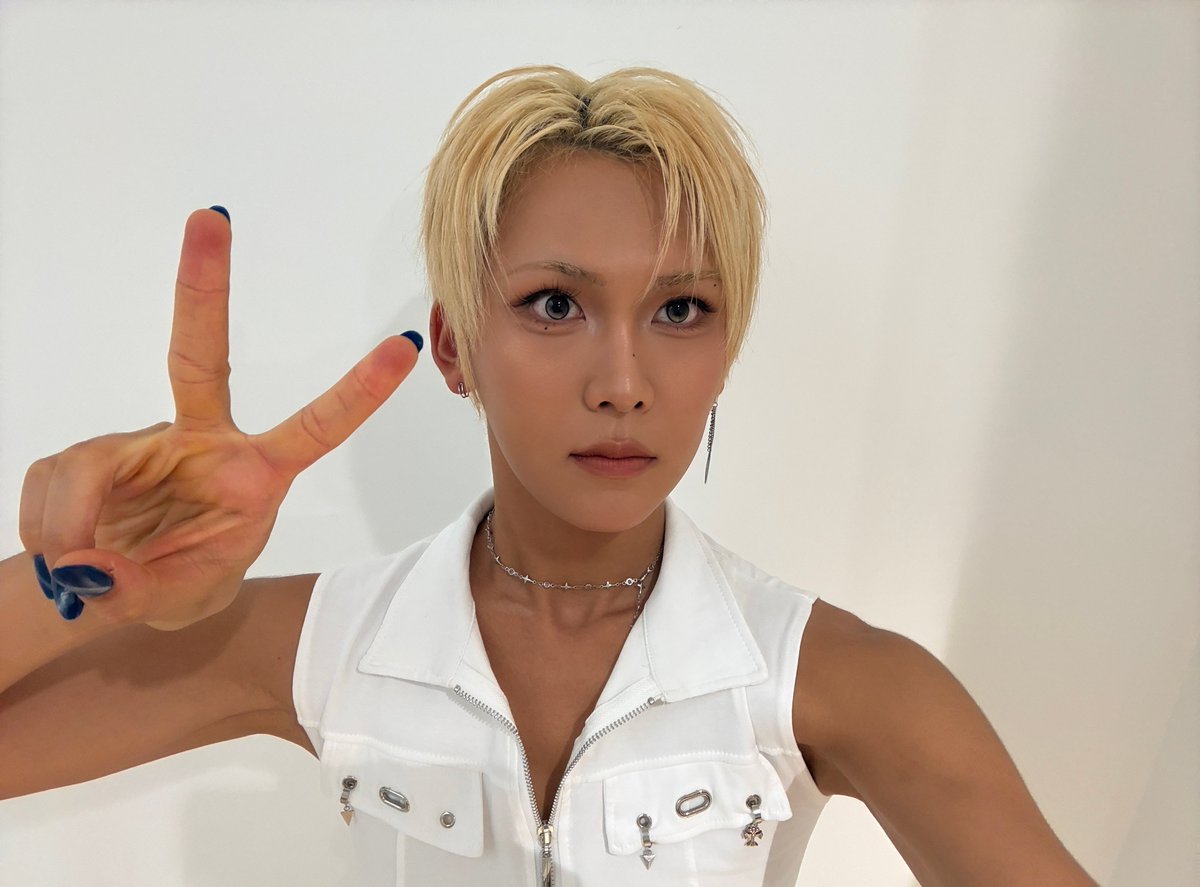 dearcloverz's tweet photo. ✌️🥺 https://t.co/j2cJi7uN6v