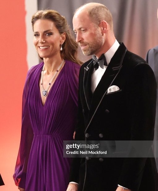 ctherinewales's tweet photo. OS MAIS LINDOS DO MUNDO WILLIAM E CATHERINE EU AMO VOCÊS VSFFFFFF https://t.co/bANMqD9iqP