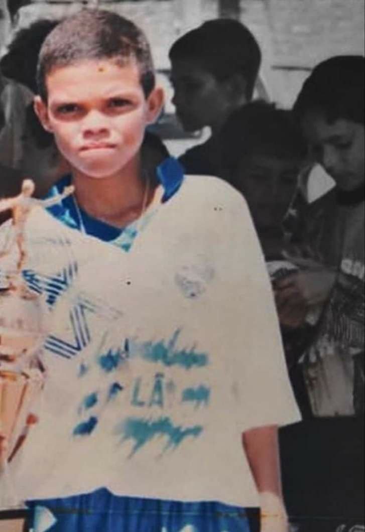 clever301's tweet photo. Name the player 👀 https://t.co/pU9oUqazkN