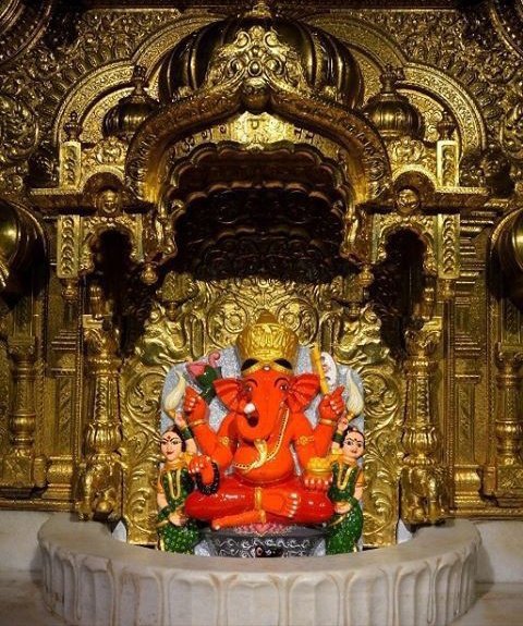 sikhar_'s tweet photo. सुवर्णवर्णसुन्दरं  सितैकदन्तबन्धुरं ,
         गृहीतपाशकांकुशं   वरप्रदाभयप्रदम् ।
चतुर्भुजं त्रिलोचनं भुजंगमोपवीतिनं , 
        प्रफुल्लवारिजासनं भजामिसिन्धुराननम् ॥
            ॥ ॐ श्री गणेशाय नमः ॐ ॥ 🙏🚩 https://t.co/bVdH1Nq3Ja
