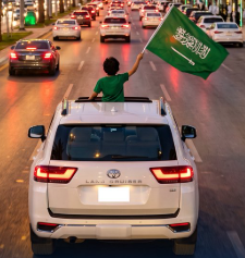 e_ali75's tweet photo. @SalamatekCenter @SG_MCTS_SA خروج الطفل من سقف السيارة 

#اليوم_الوطني_السعودي 

@e_ali75 🫒 https://t.co/1HqUdZDgH9