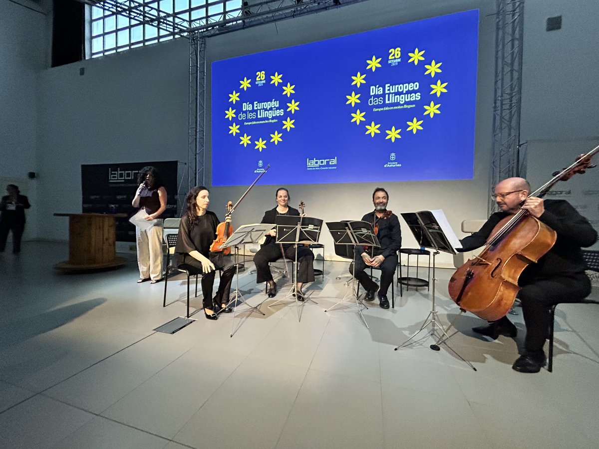 inaciugalan's tweet photo. Na celebración del Día Européu de les Llingües en @LABoral Xixón. https://t.co/3QJpqi9xug