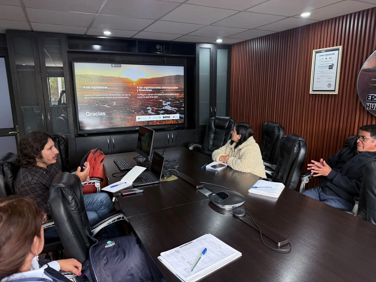 ATUK_ce's tweet photo. En consorcio, @ATUK_ce y #Anduy Consultoria han desarrollado y están evaluando esta metodología.

El benchmarking regional permitirá entender y planificar mejor las inversiones en protección de fuentes, identificación de brechas y la discusión regulatoria, tarifaria y normativa. https://t.co/0HqjpiDfgo