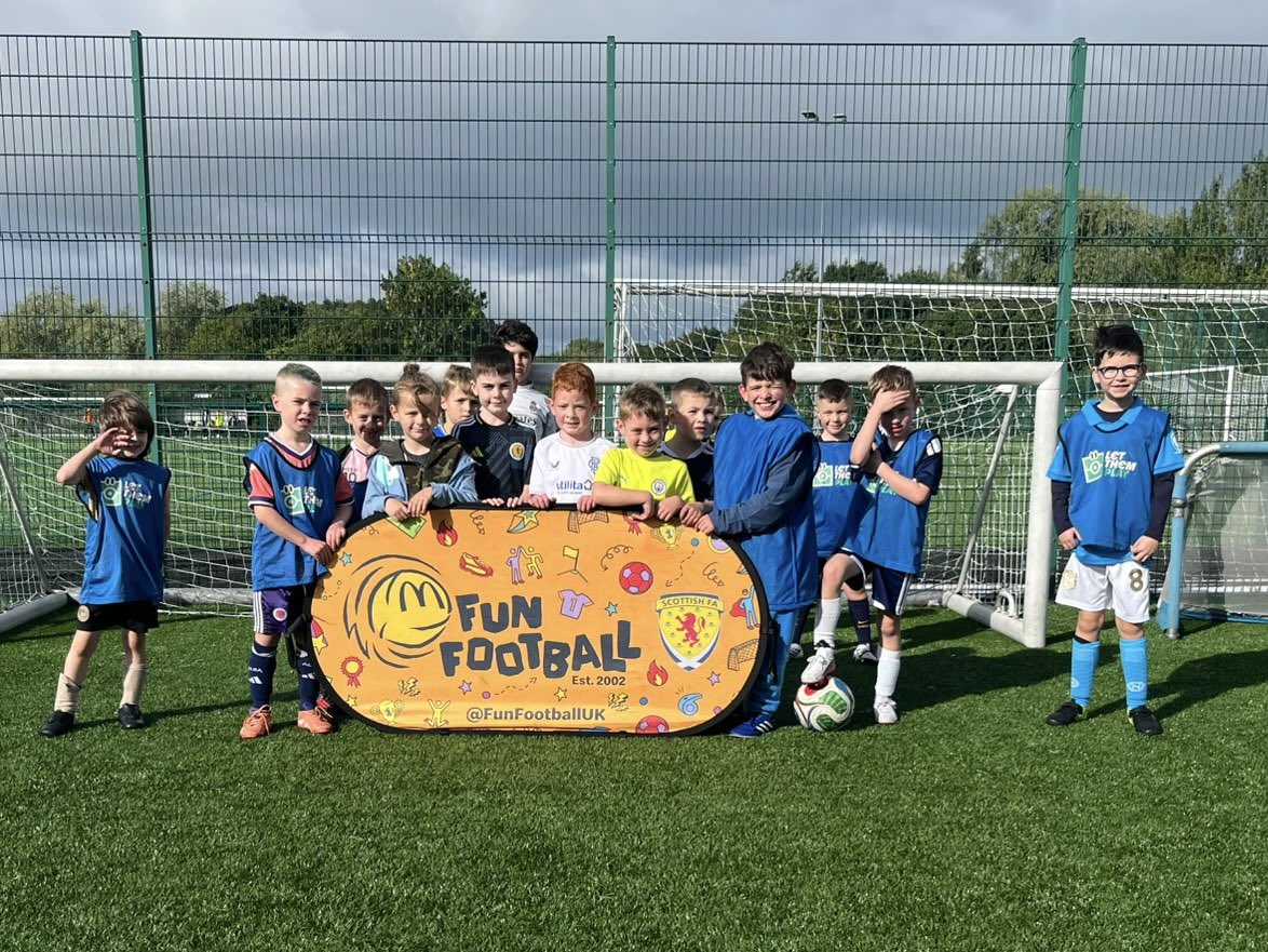 PollokUtdS_A's tweet photo. Another fantastic session packed with football, fun, games and plenty of smiles 🙌
Thanks to everyone who came along and got involved in week 2 of our McDonalds football program!
#FootballForAll #McDonaldsProgramme #GetInvolved #FootballFun https://t.co/zzr8gAH4Xg