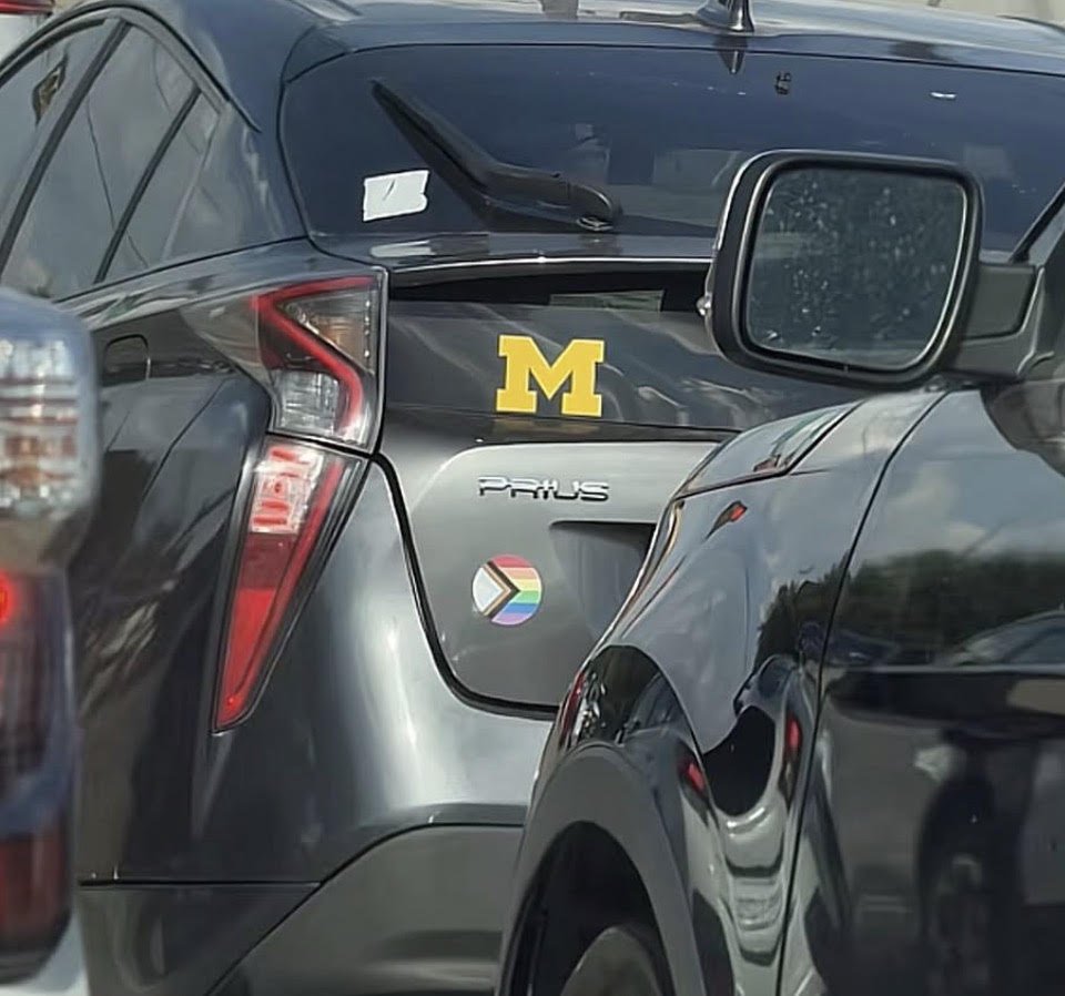 9XCHAMPIONS's tweet photo. Why does this car have TWO Michigan stickers? 🧐 https://t.co/xdADShZfFe