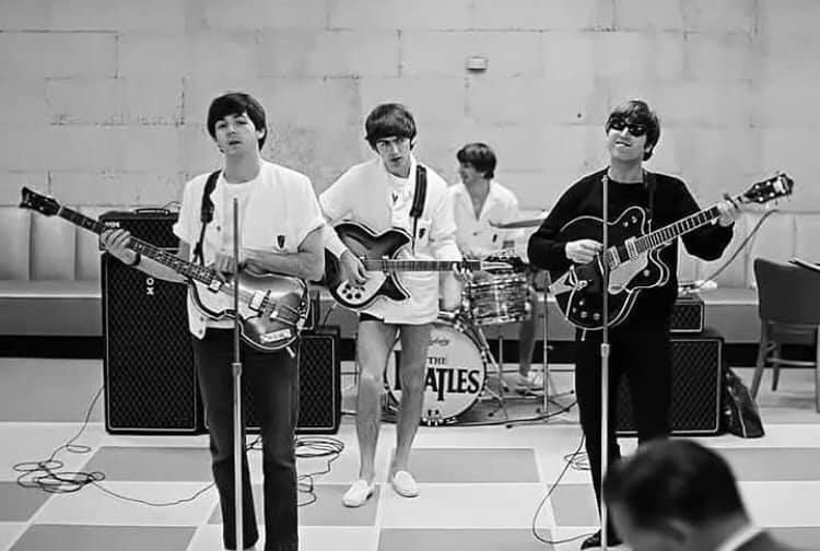 BeatlesArchive2's tweet photo. The #Beatles, Deauville Hotel, Miami.
Rehearsals for the Ed Sullivan Show, 2/15/1964. https://t.co/lBmU7lJikn