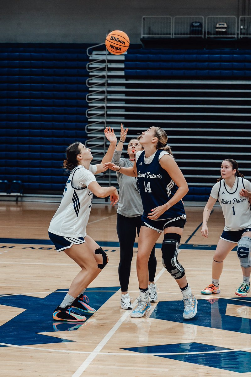 PeacocksWBB's tweet photo. It’s official. We are back and day one is in the books🚨🏀
#StrutUp🦚 | #WintheDay | #COMPETE https://t.co/AR7TVmA76v