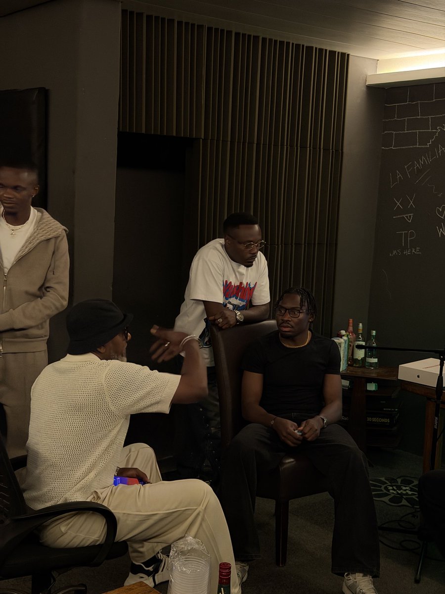 JaytriggaO's tweet photo. Tried not to shout “Karolinaaa ehhh!” 😂😂
Jokes aside, moments like this really make me realize how far I’ve come. 🙌🏾 To God be the glory, always. ❤️ @AwiloLongomba https://t.co/oVK0fYlkk6
