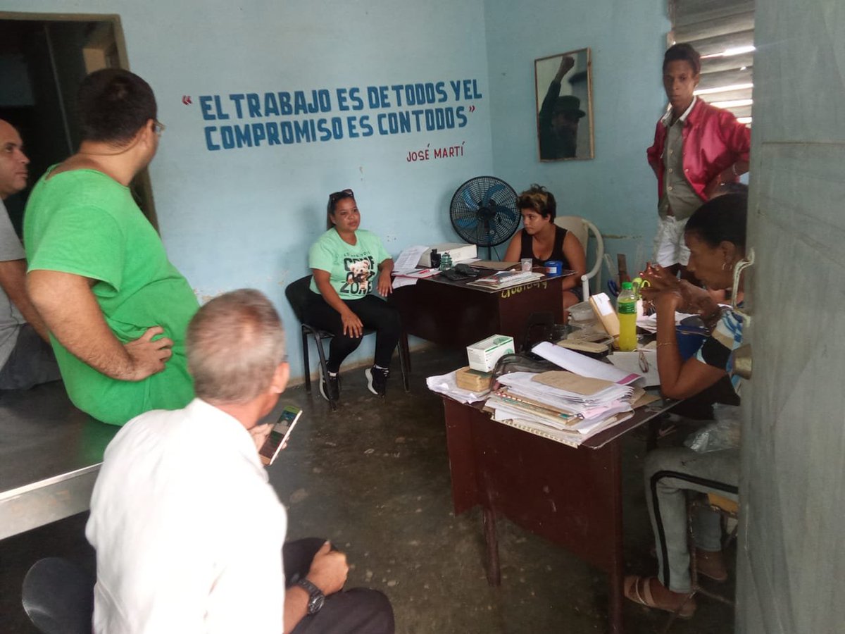 CTCMunicippxjl's tweet photo. 💙 Visitar el Taller de Discapacitados fue una experiencia de aprendizaje, respeto y reconocimiento al esfuerzo de sus trabajadores. #Inclusión #GüiraDeMelena https://t.co/wjlxgLSiob
