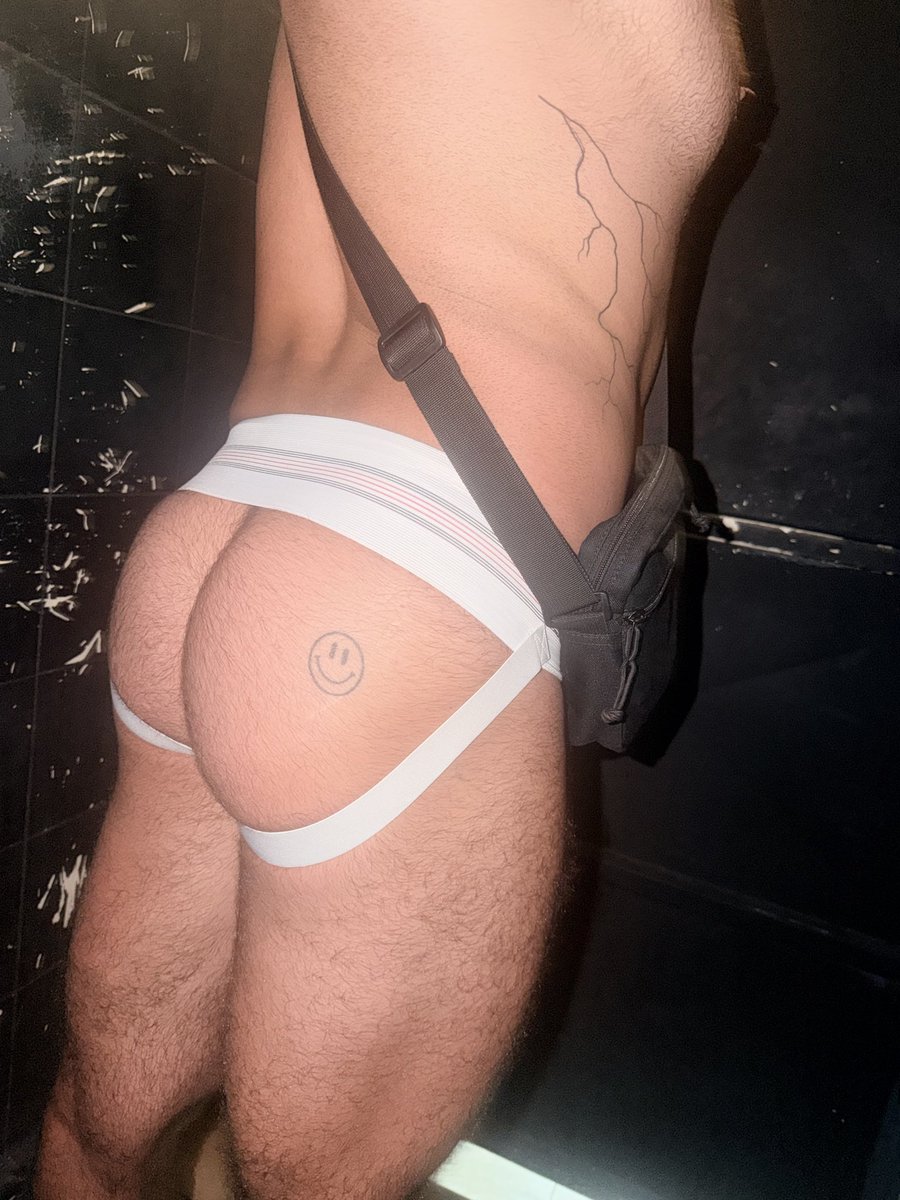 ItalianHimbo17's tweet photo. I wanna go back and post more often, not sure if people would like that?  

Retweet if I should come back on twitter 😈 https://t.co/DQYIXOwSEs
