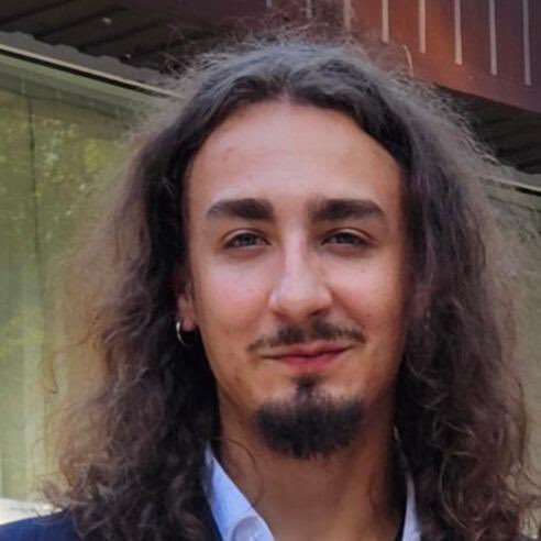 IncelTank's tweet photo. @OswaldMosley37 He only looks like other ordinary European men. https://t.co/4MbzjLThxk
