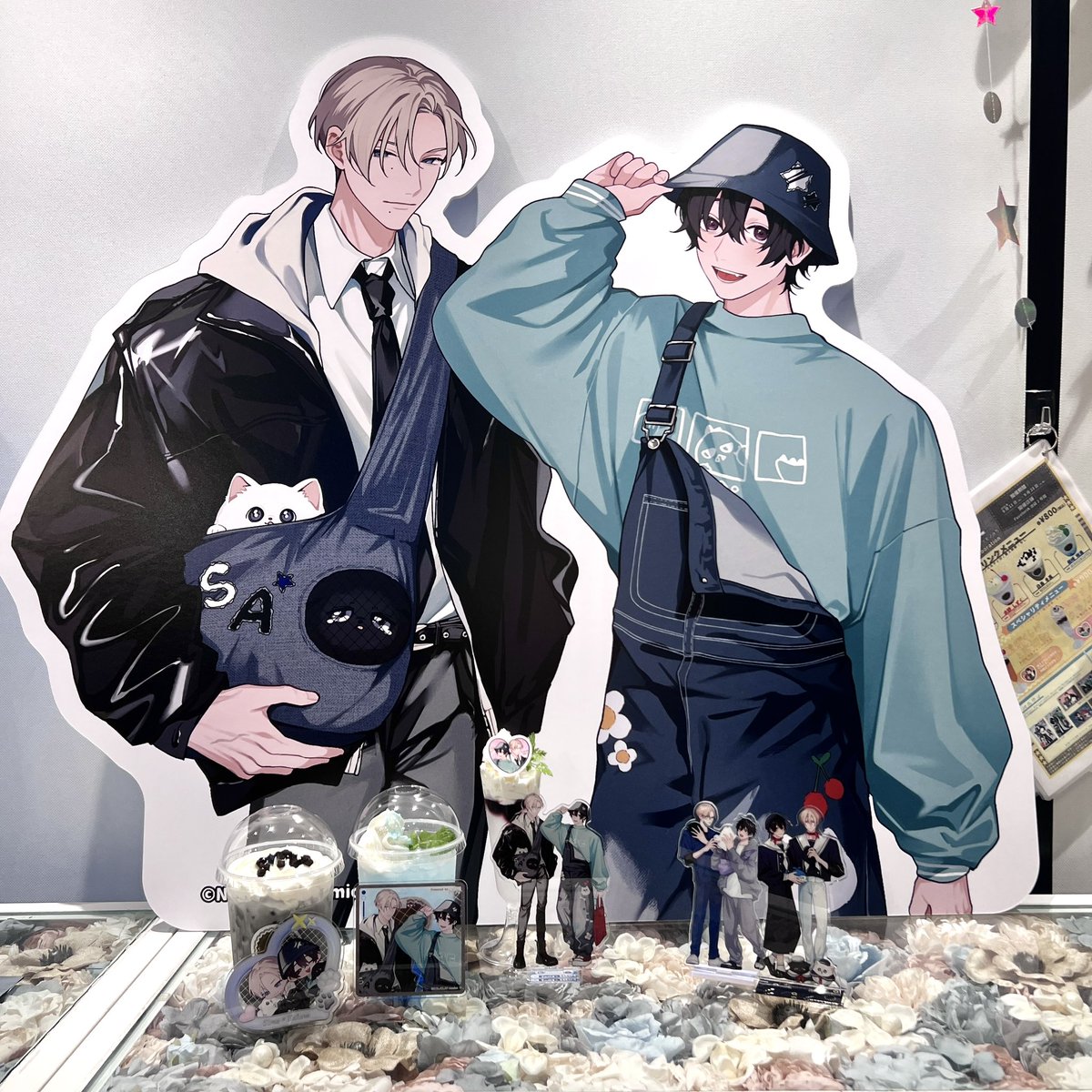 msxx__09's tweet photo. #柴崎さんのケモノみち 🐶🪄︎︎◝✩

白鳥先生と柴崎くんのドリンクも
色味ぴったりすぎる〜〜！👍🏻🫧

白鳥先生の私服めろい…💞( ᵕ_ᵕ̩̩ )

可愛すぎるバッグインあずたまも
しっかり拝んできました🤍🙏🏻

#N丸ふぁぼてりあ https://t.co/S8mfoe6eNa