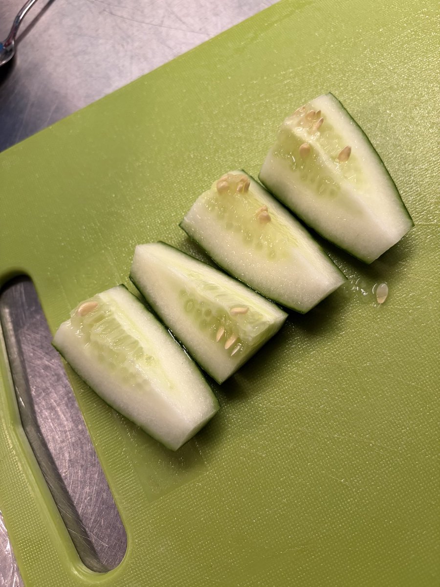 spriteezero's tweet photo. black coffee &amp; cucumbers https://t.co/n4M561D3uI