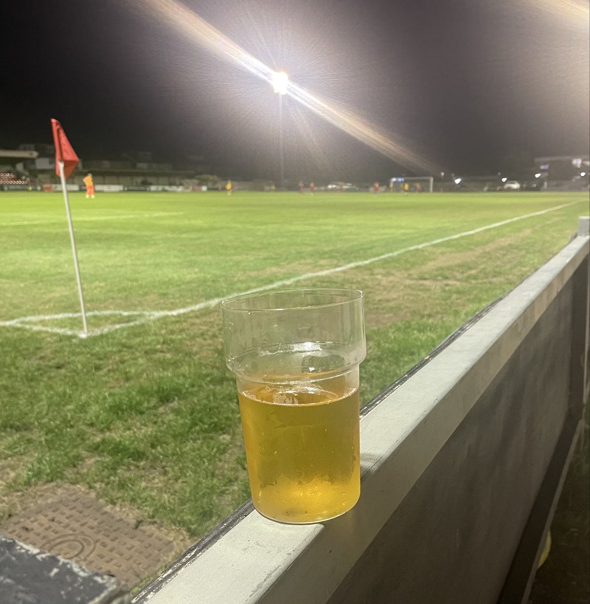 gerrypimm's tweet photo. It’s @harrowboroLive v @NorthwoodFC on a pleasant night at Earlsmead… https://t.co/TiOjaRj7WF