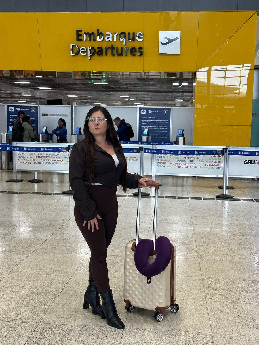 KarolPerinu6's tweet photo. Gone! ✈️✨ Suitcases ready and full of expectation for the @Google event in SF! ☁️ See you soon, San Francisco!#GoogleEvent #SF #Travel #Tech https://t.co/zNPUhkXiS8