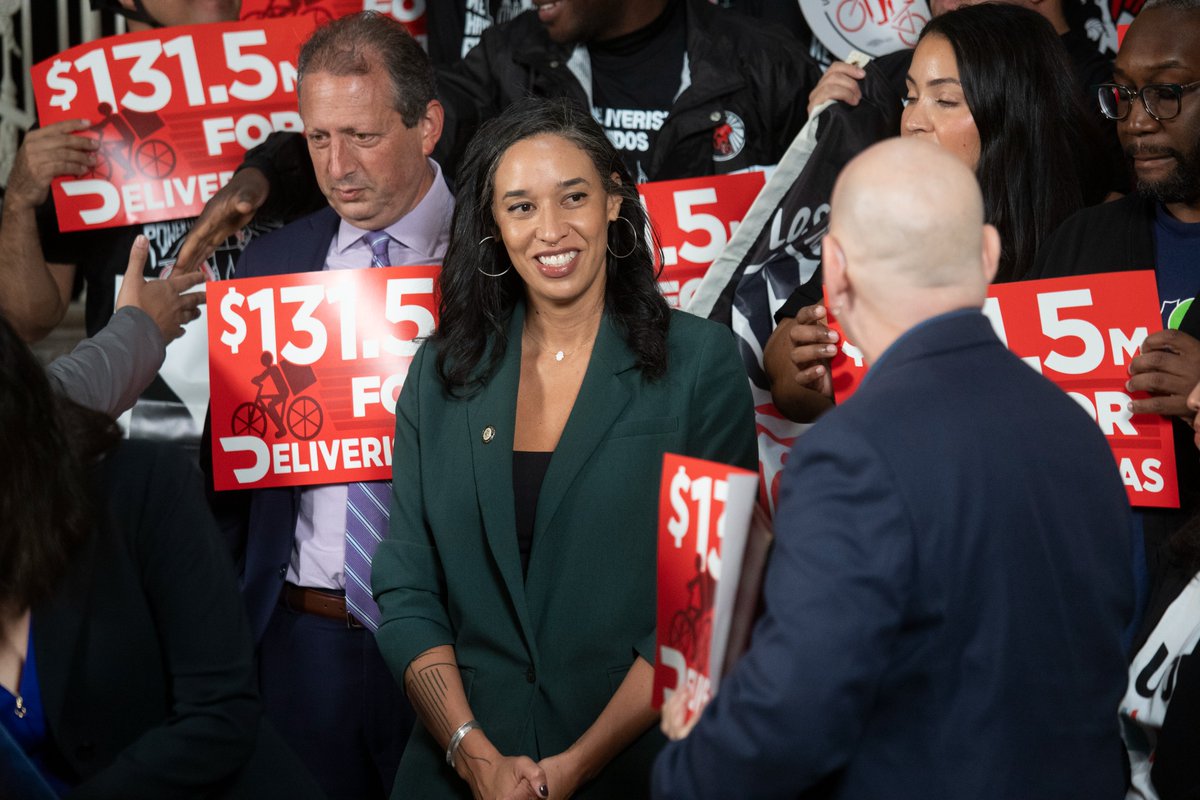 CMSandyNurse's tweet photo. NYC isn’t letting mega-corps like DoorDash shortchange workers.

Proud to stand w/@workersjusticep as @hellodcwp announced the largest worker protection settlement in NYC history: a $131M settlement with Doordash to return stolen worker wages.

✊🏽A massive win for all workers. https://t.co/8UPzshk4Kf