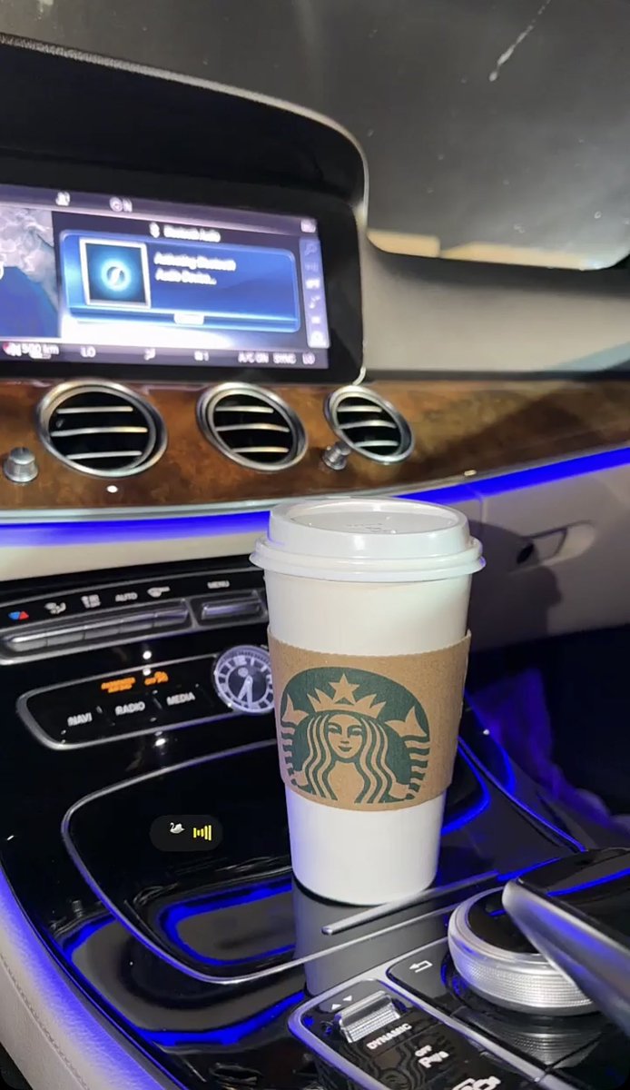 de31's tweet photo. White Mocha and I are a never ending story https://t.co/Y351gTzKWi