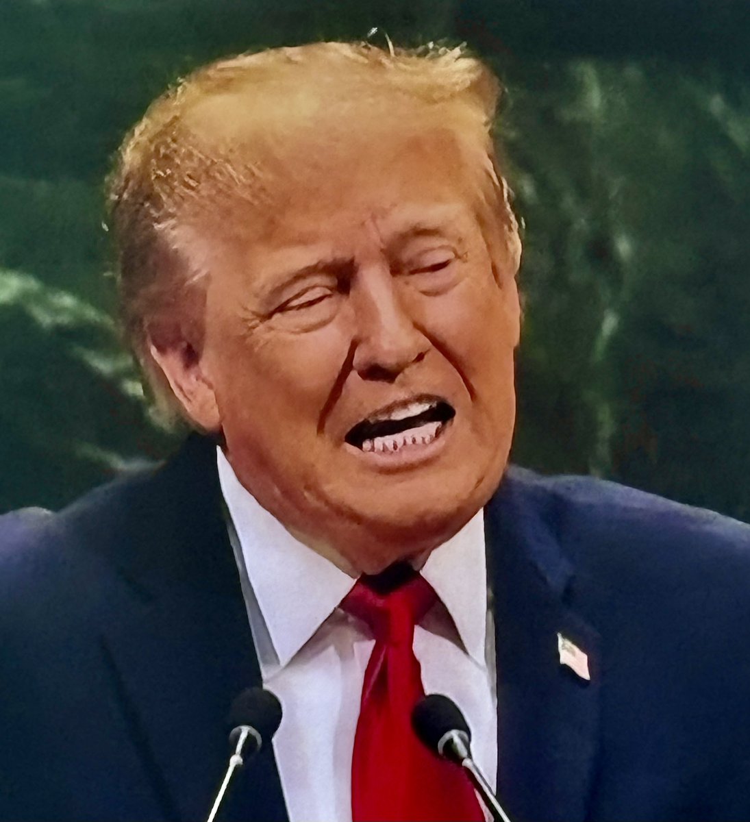 Markfry809's tweet photo. Let’s be crystal clear ……

Village Idiot                               Statesman https://t.co/SpjfYVu7Rz