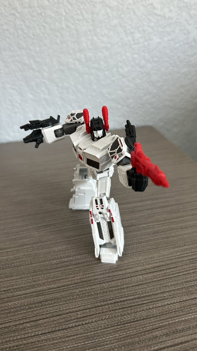 romanv84's tweet photo. Finally, search is over, Metroplex!! @BlokeesUS mini model kits. Amazing with a little Optimus surprise #blokees #metroplex #optimusprime #modelkits https://t.co/7PPg6WbJy2