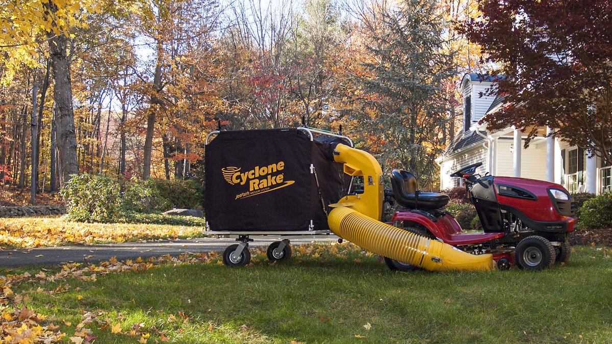 CycloneRake's tweet photo. At exactly 8:04 PM EDT tonight, the fall equinox arrives. Day and night hit near-equal length, the season turns, and cleanup season is officially on. Let's go.🍂

#CycloneRake #FallEquinox #FirstDayOfFall https://t.co/DMuz5UCo2y