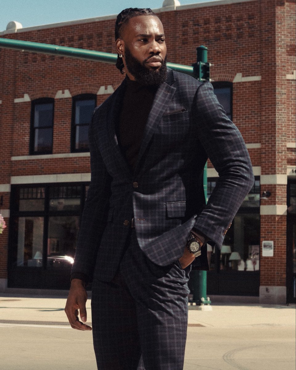 StateAndLiberty's tweet photo. Crisp fall weather calls for a sharper suit. The staple blue plaid wool stretch suit. https://t.co/WMubBliA4c