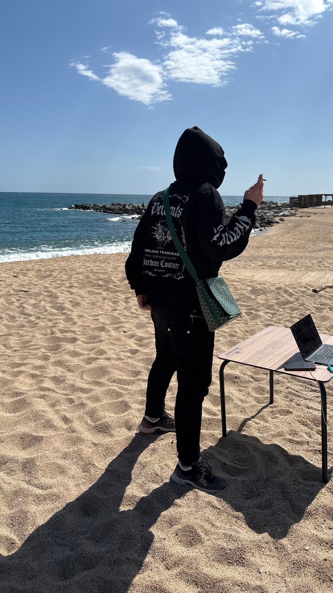 WreckSh1t's tweet photo. Larps4days https://t.co/ouU4i4Cl9p