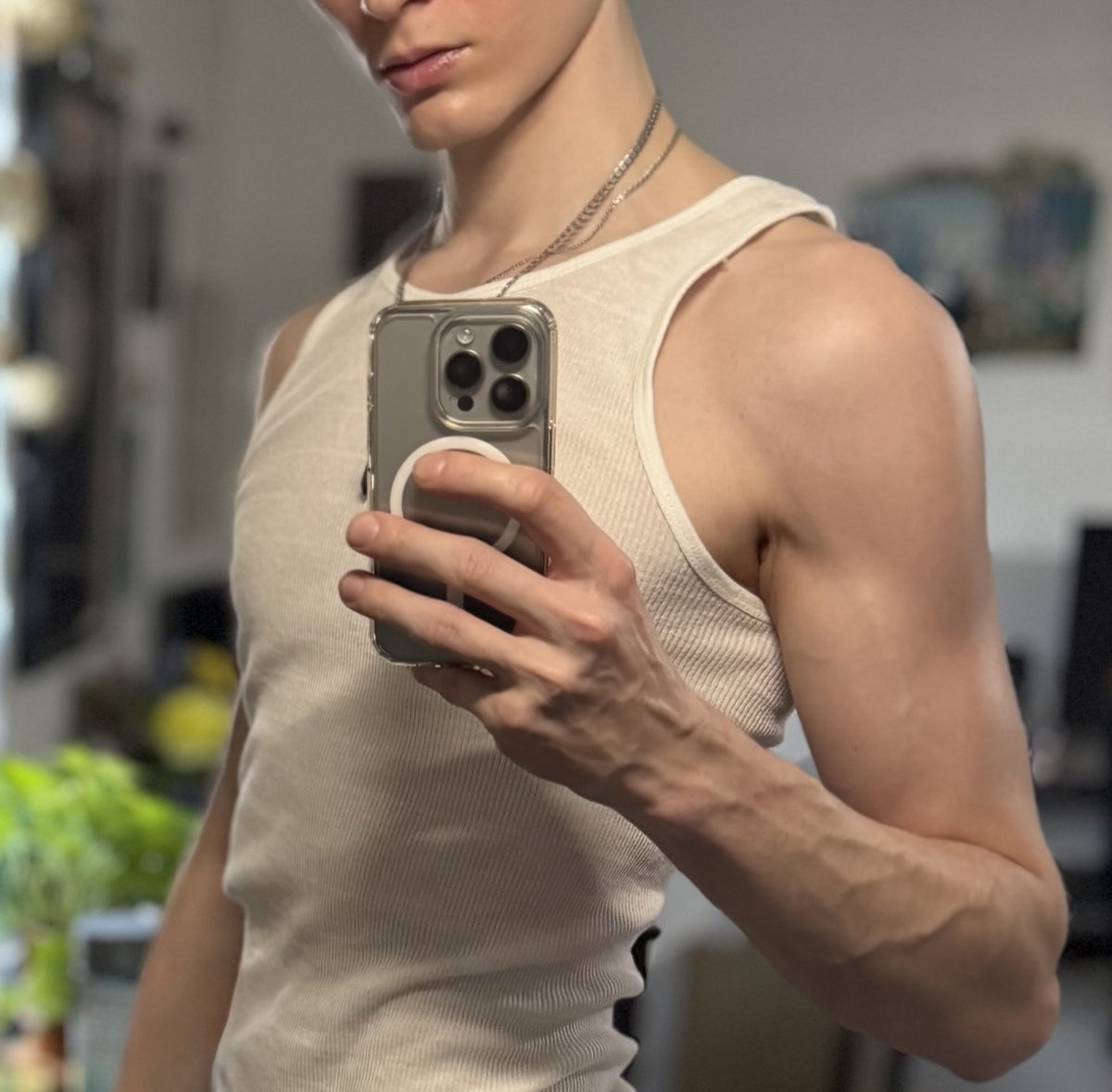 StefanFennec's tweet photo. Which picture do you like more? 🤴🏼
Tank top or no Tank top?
I am serious! 😅 https://t.co/gBio3gmOk2