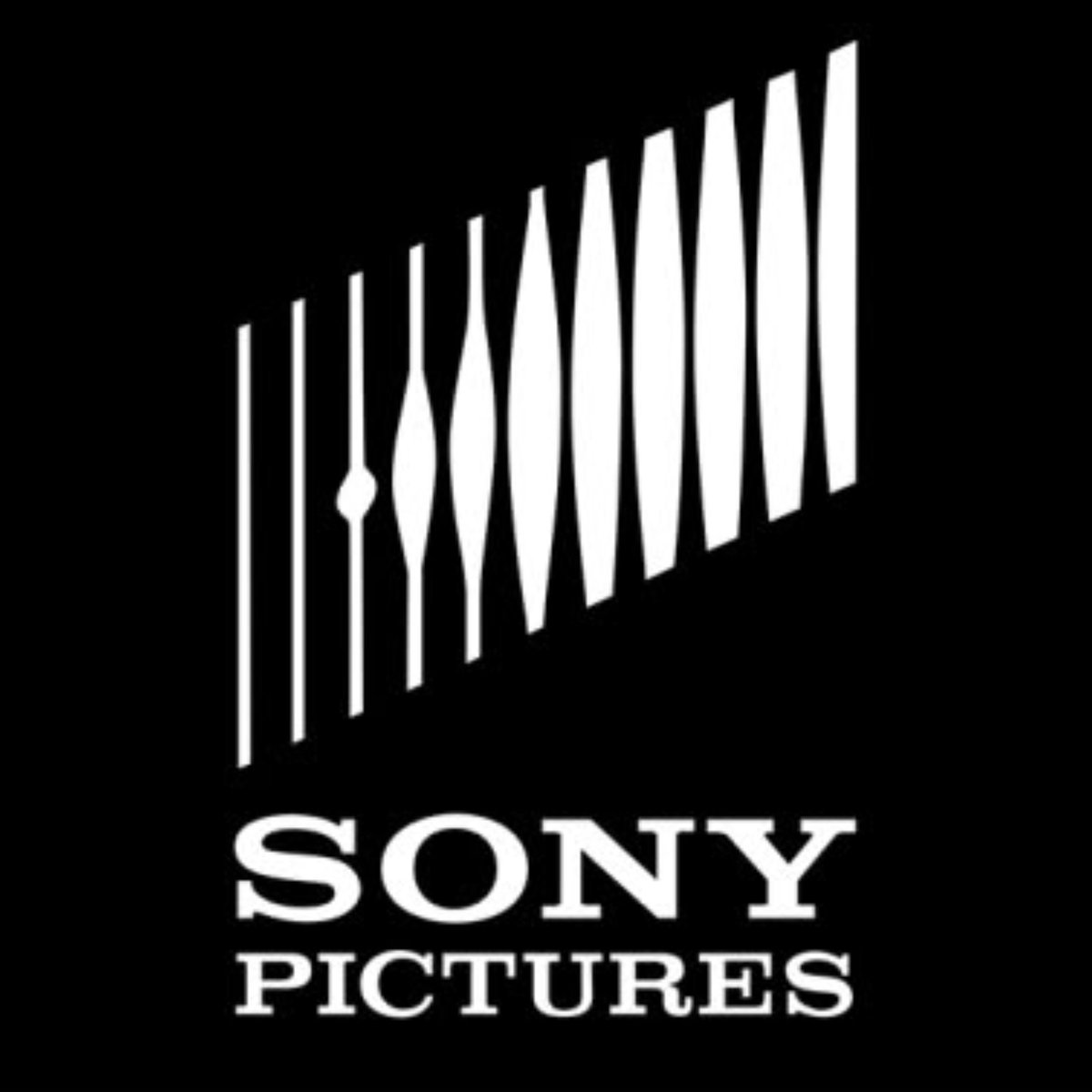 ChaosCrave_'s tweet photo. SPIDER-MAN: BRAND NEW DAY' director Destin Daniel Cretton has reportedly signed an overall three-year overall deal with Sony Pictures, laying out major creative conditions for 'SPIDER-MAN 5'. 

The terms agreed upon include:
• Concluding Peter Parker's romance with MJ (Zendaya)
• Introducing Black Cat & Gwen Stacy as Peter's next love interests
• Mandatory intimacy coordinators brought on set.