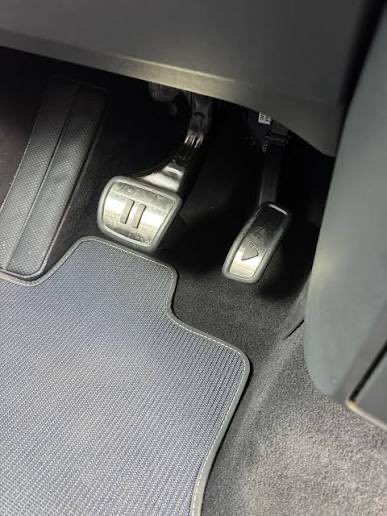 mersomas's tweet photo. I had a dream where i was driving a MANUEL Volkswagen ID.4, and the Clutch pedal had a music Shuffle icon (i also crashed it into a yellow Honda S2000 in my dream….. my dreams are extremely vivid) https://t.co/p81qzkU6uM