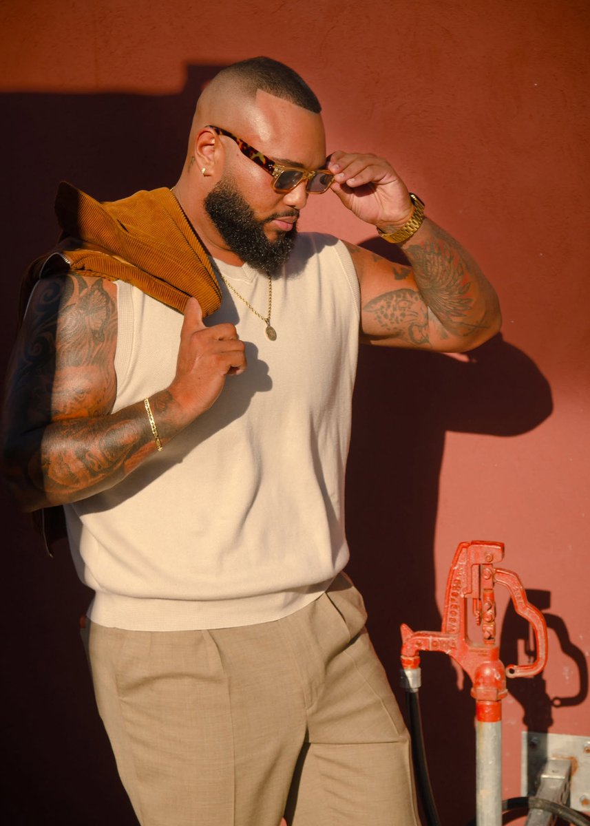 TCPaper's tweet photo. 👟 Know a guy with style? 👟 We're looking for stylish men for our upcoming Toledo GQ issue!

Enter to be featured in a photoshoot and editorial spread that highlights your style.

- Submit 4 photos that showcase your style, your name &amp; # to leah@ https://t.co/Yqb1H95L8j