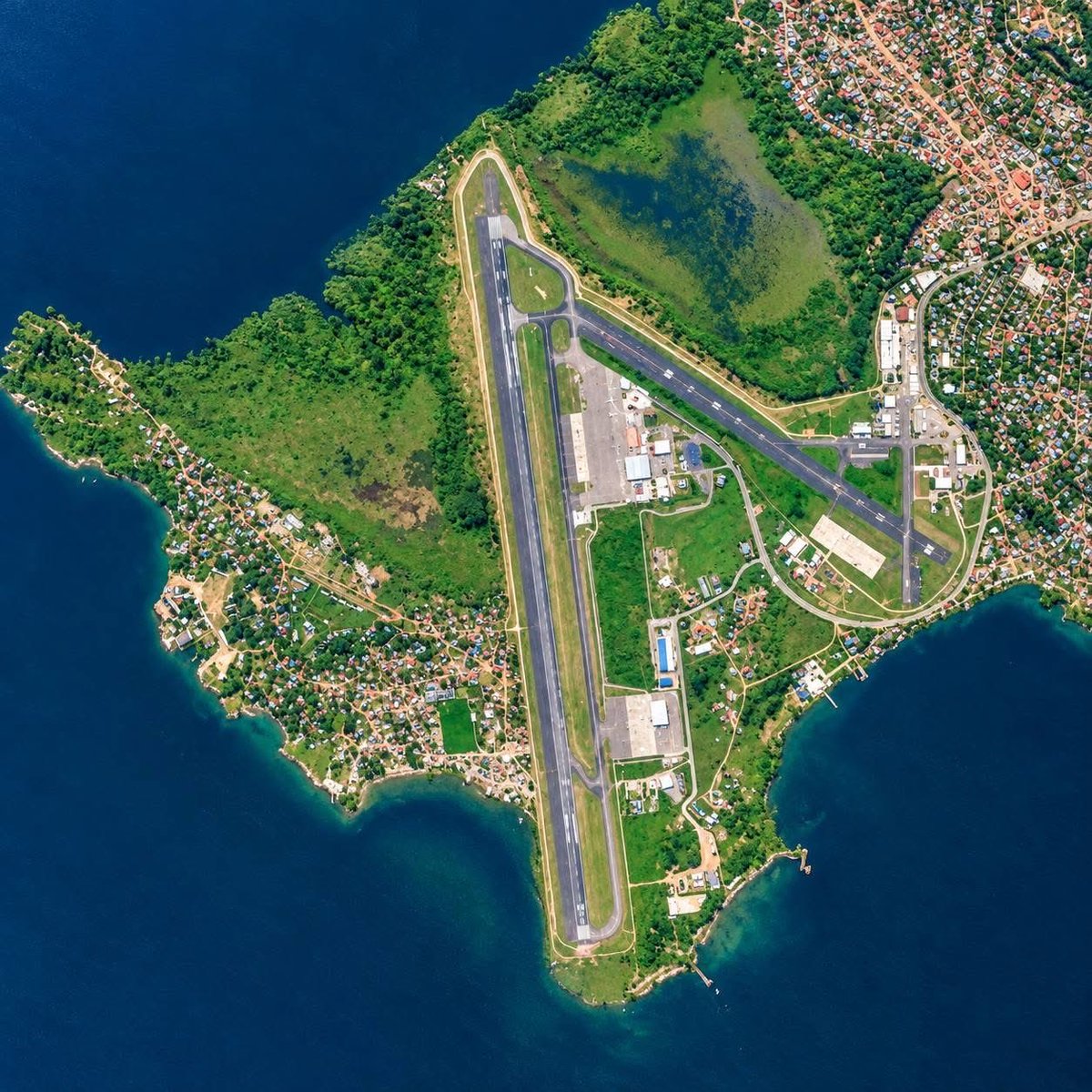 lulanzeashirafu's tweet photo. Entebbe Municipality from above. https://t.co/B8U5tzZgGb