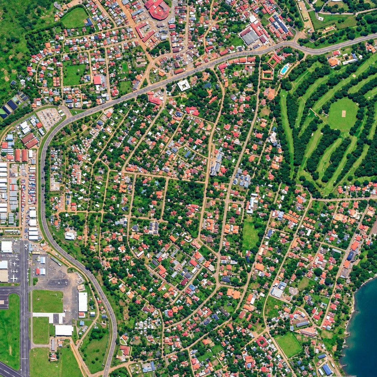 lulanzeashirafu's tweet photo. Entebbe Municipality from above. https://t.co/B8U5tzZgGb