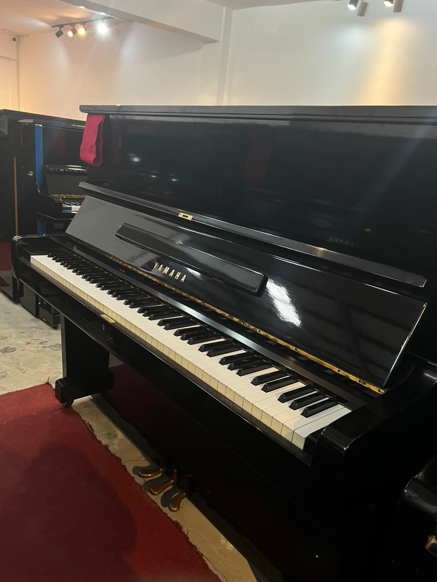 NakestraMus's tweet photo. Yamaha U2

The Yamaha U2 bridges the gap between the U1 and U3. 
The additional cabinet height allows for longer strings and a larger soundboard than the U1, resulting in deeper bass response and increased tonal richness while maintaining a manageable size. https://t.co/JD2P4U6qxX