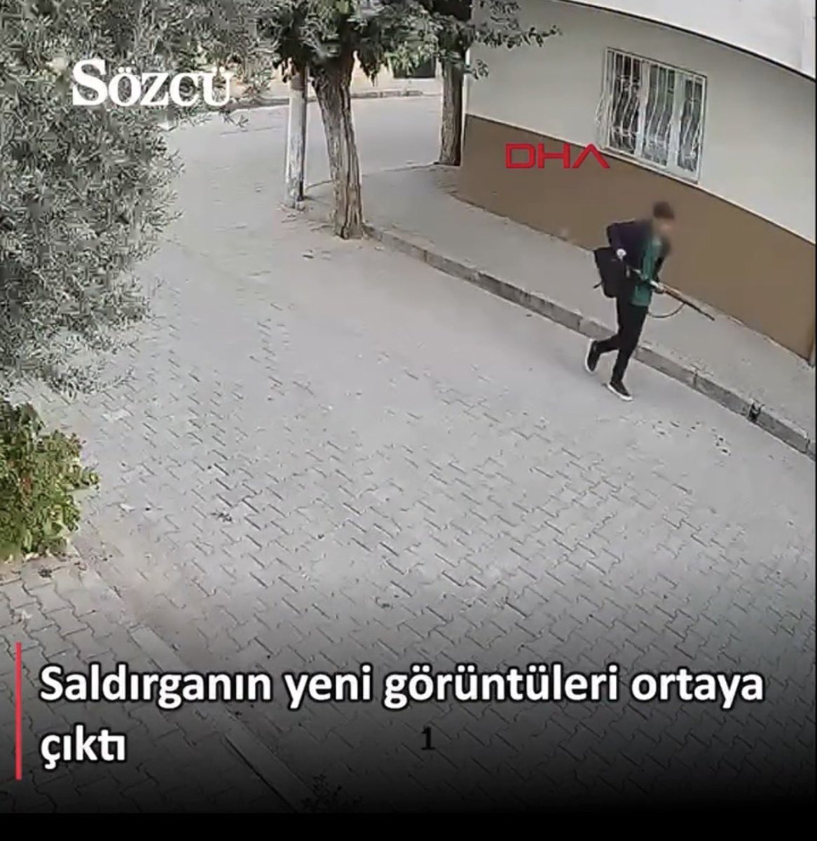 haydarozkan06's tweet photo. HAYVANA ŞİDDET, İNSANA YÖNELİK ŞİDDETİN İŞARET FİŞEĞİDİR!

📌 Yaklaşık bir ay önce, cinsel istismara maruz bırakıldıktan sonra hunharca katledilen yavru kedinin faillerinin bulunması ve cezalandırılması için Ankara Cumhuriyet Başsavcılığına suç duyurusunda bulunduğumuzda, Ankara Adliye Sarayı önünde açıkça dile getirdim:

“Hayvana şiddet, insana yönelik şiddetin işaret fişeğidir.”

Kahramanmaraş’taki okul saldırısı gibi yeni şiddet olaylarının yaşanmaması için faillerin tespit edilmesini ve kanunda öngörülen en ağır, caydırıcı cezaların uygulanmasını talep ettim.

📌 Dün Ankara Sancaktepe’de, 14 yaşındaki bir çocuğun üç kediye işkence ettiği, patilerini kestiği, fırında yaktığı ve üzerlerinde sigara söndürdüğü iddiasıyla ilgili; kedilerden birinin hayatını kaybettiği klinikte ve olay yerinde yaptığımız açıklamada da aynı çağrıyı yineledim:

“Şiddet sarmalını durdurmak için hayvanlara yönelik şiddet fiillerinde caydırıcı cezalar uygulanmalı, toplumda cezasızlık algısının oluşmasının önüne geçilmelidir. Failler tespit edilerek ceza cetvelinin en üst haddinden cezalandırılmalı, gerekiyorsa toplumdan tecrit edilmelidir.”

Konuya ilişkin uzman bilim insanları ve kriminal veriler de bu gerçeği açıkça ortaya koymaktadır.
#ŞiddeteDurDe