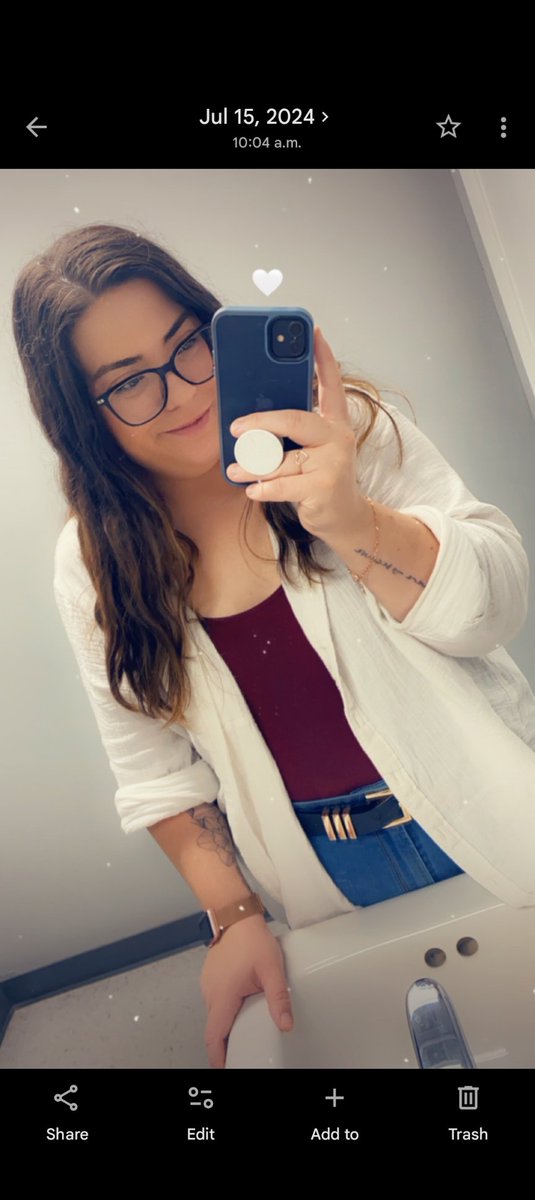 imsomuchhappier's tweet photo. Time to poll the people, I am getting my hair done this weekend.... Do I keep the split dye or go back to brown?? Any other suggestions?? https://t.co/Vu4gsVcDKa