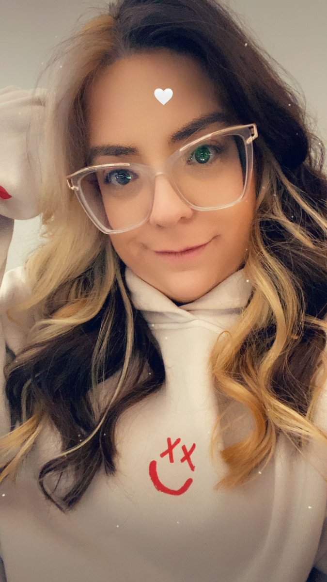 imsomuchhappier's tweet photo. Time to poll the people, I am getting my hair done this weekend.... Do I keep the split dye or go back to brown?? Any other suggestions?? https://t.co/Vu4gsVcDKa