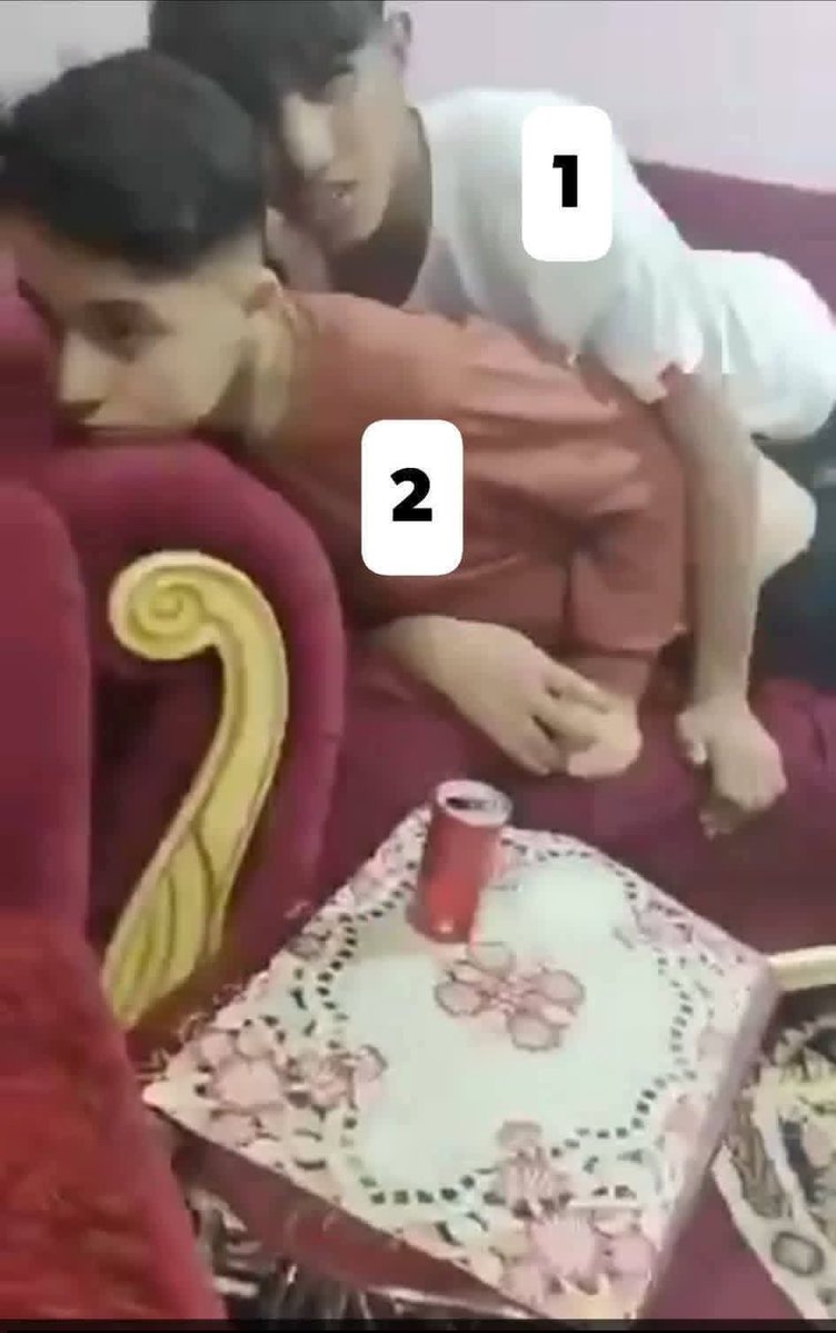 udtoy8's tweet photo. انـا رقـم 2 وانـتـم ؟ 👅💋 https://t.co/AszuH18NTK