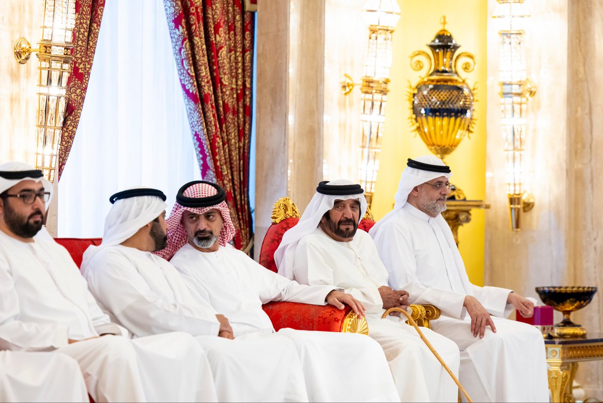 sharjahmedia's tweet photo. رئيس الدولة وحكام الإمارات والشيوخ يعزون محمد بن راشد في وفاة أحمد بن راشد https://t.co/wYLm84wQOU