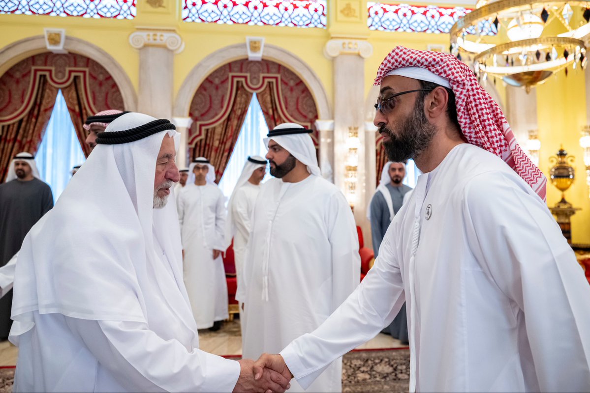 sharjahmedia's tweet photo. رئيس الدولة وحكام الإمارات والشيوخ يعزون محمد بن راشد في وفاة أحمد بن راشد https://t.co/wYLm84wQOU