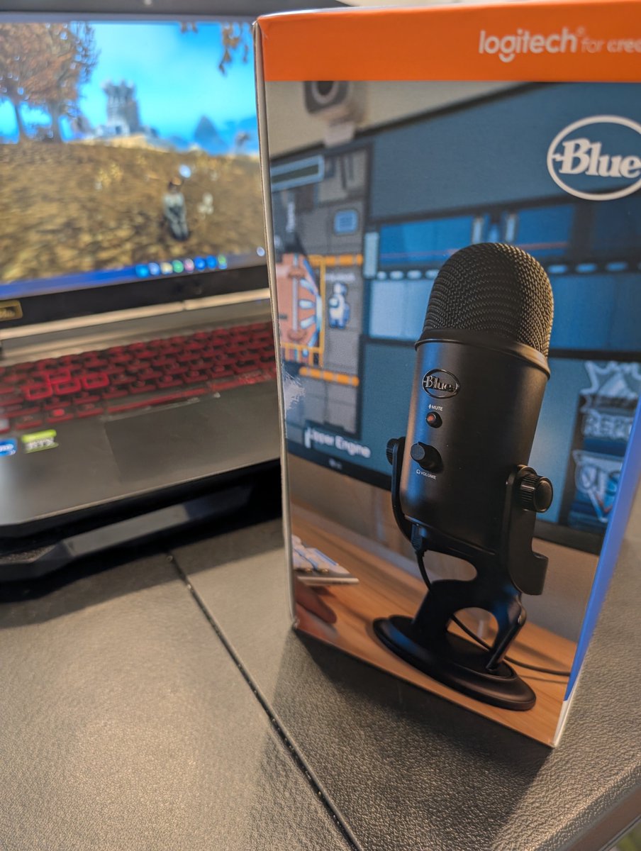 aurora_adastra's tweet photo. I hit my first streaming goal and was able to buy a new mic! ⭐ Thank you to everyone who has supported me so far on my #twitch journey 💕 https://t.co/Df2EBYH89T