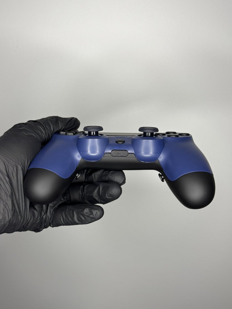 controllerlab_'s tweet photo. 🚨Manette dispo en vente:

Battle Beaver PS4 équipé d'une m @mariusheier Board et de Joysticks TMR calibré (JS13 Pro+).

- Clic souris gâchettes, bumpers, flèche directionnel, X, O, triangle et carré 
- Suppression vibrations et batterie
- Grip soft touch

La manette est dans un partait état.

Garantie 1an chez moi.

Prix:
340€ les frais de port sont inclus dans le prix.