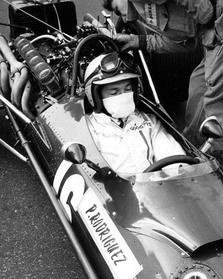 mexicogp's tweet photo. Un día como hoy de 1968, Pedro Rodríguez terminó tercero en el Gran Premio de Canadá. 🏆

Detrás de Hulme y McLaren, hoy recordamos con mucho cariño el podio de uno de los mexicanos más queridos de su época. ❤️

📷: Pedro Rodríguez de la Vega https://t.co/ItBzolCM81