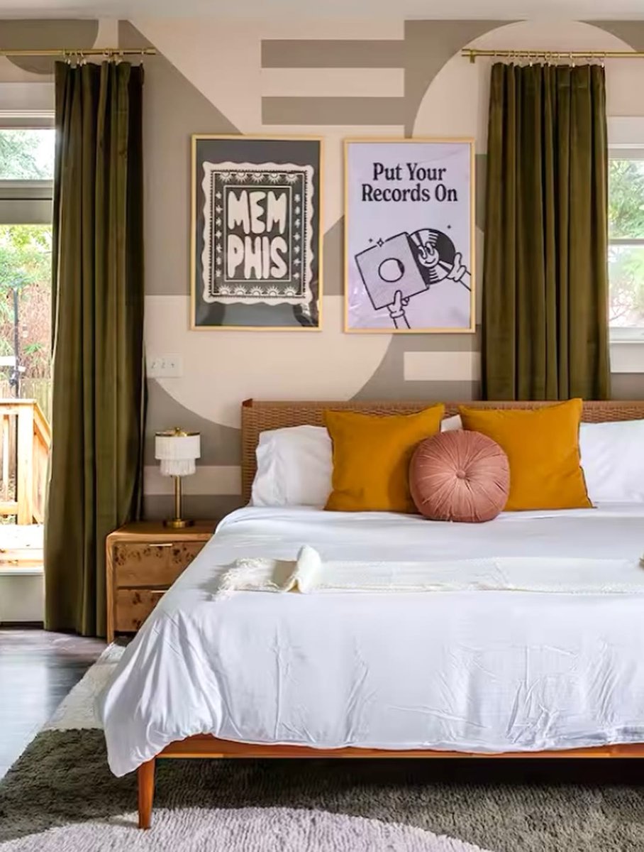 funkitco's tweet photo. Memphis done right ⭐️ Bold color and shape, kept tasteful instead of chaotic.

Most Airbnb listings lose at the curb, long before anyone reaches the living room.

#airbnbdesign #airbnbhost https://t.co/BHlXLBy628