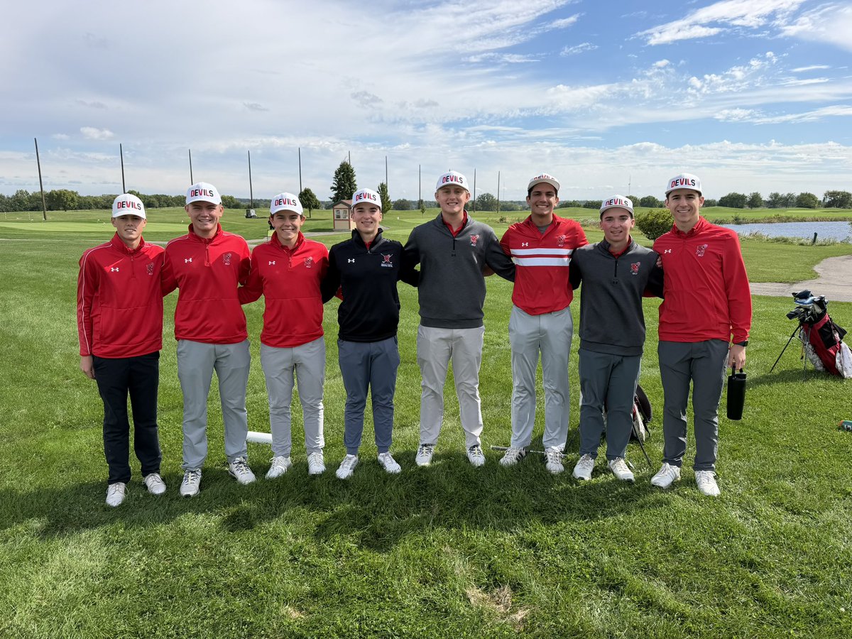 RedDevilsAD's tweet photo. Red Devils finish second in a very tough conference tournament. Eli won a playoff hole to be crowned the individual champion. @ThisIsHCHS https://t.co/P84ZRqwnRn