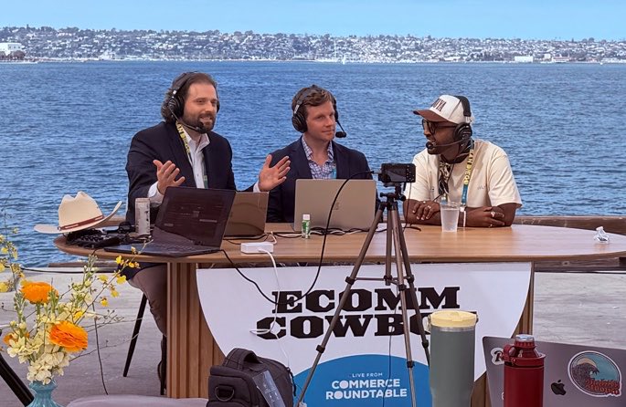 jamilbhuya's tweet photo. Filming in beautiful San Diego for @ecommcowboy during a packed house at @CommerceRound. Life’s pretty good 😎

Great job @jimmykim @iamshackelford https://t.co/r6QA7wUBE7