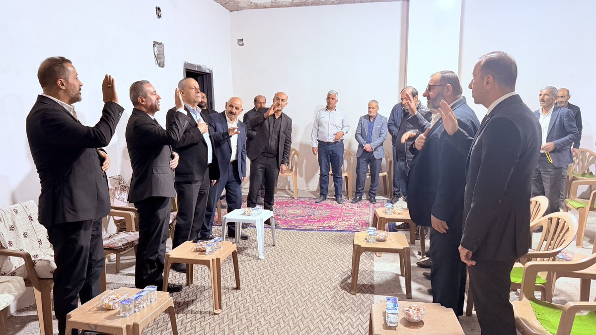 Akgencyova's tweet photo. 📍 YÜKSEKOVA

TAZİYE ZİYARETİ

🔹 Beşbulak (Dara) Mahallesi – Dara Ailesi
🔹 Dilekli-Yazılı Mahallesi – Özen Ailesi
🔹 İnanlı Mahallesi – Kireman Ailesi

İl Başkanımız Sn. Av. Zeydin KAYA, İlçe Başkanımız Sn. Burhan YAŞAR, Gençlik Kolları Başkanımız Sn. Servet Kürşat AKKURT ve teşkilatımızla birlikte kıymetli ailelerimizin taziyelerine katılarak acılarını paylaştık, dualarına ortak olduk.

Merhumlara Cenab-ı Allah’tan rahmet; ailelerine, yakınlarına ve tüm sevenlerine sabır ve başsağlığı diliyoruz.

Mekânları cennet, makamları âli olsun. 🤲🏻
@RTErdogan