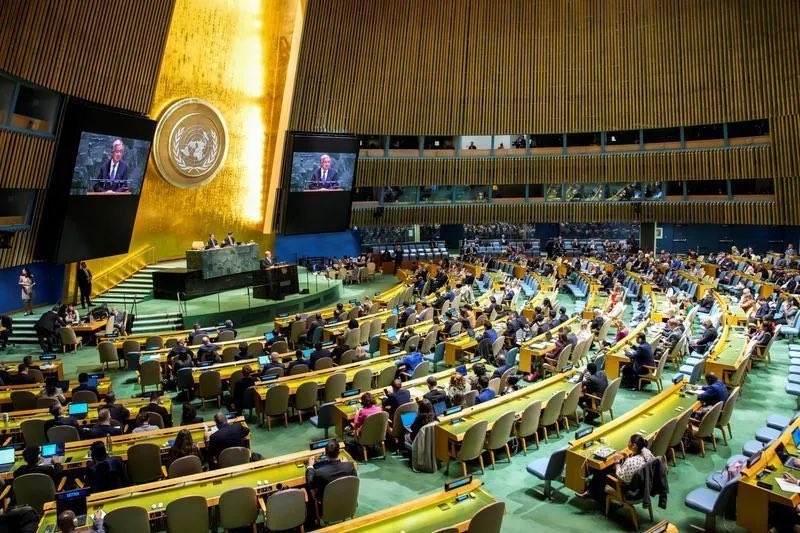 omundoecapitais's tweet photo. A delegação dos EUA foi a única, entre os mais de 190 países com assento na plenária, a não aplaudir de pé o último discurso do Secretário-Geral da ONU, Antonio Guterres, na abertura da Assembleia Geral.
Norte-americanos também não aplaudiram o discurso do presidente Lula. https://t.co/WXq4O65Bmo
