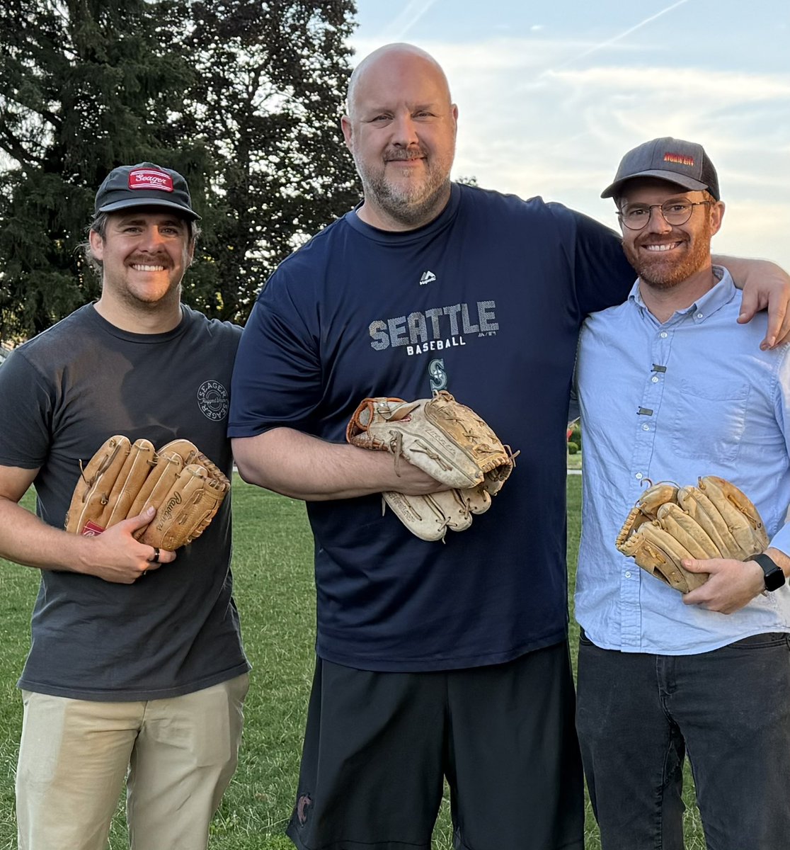 jscukanec's tweet photo. Ethan Bryan’s idea to play catch every day inspired me to do the same. I wasn’t the only one. Director John Murphy wants to tell that story for his documentary Throw. Catch. Repeat
A group of us will gather this week to film it’s conclusion,in the perfect location
#catcheveryday https://t.co/zfzGSM2SI5