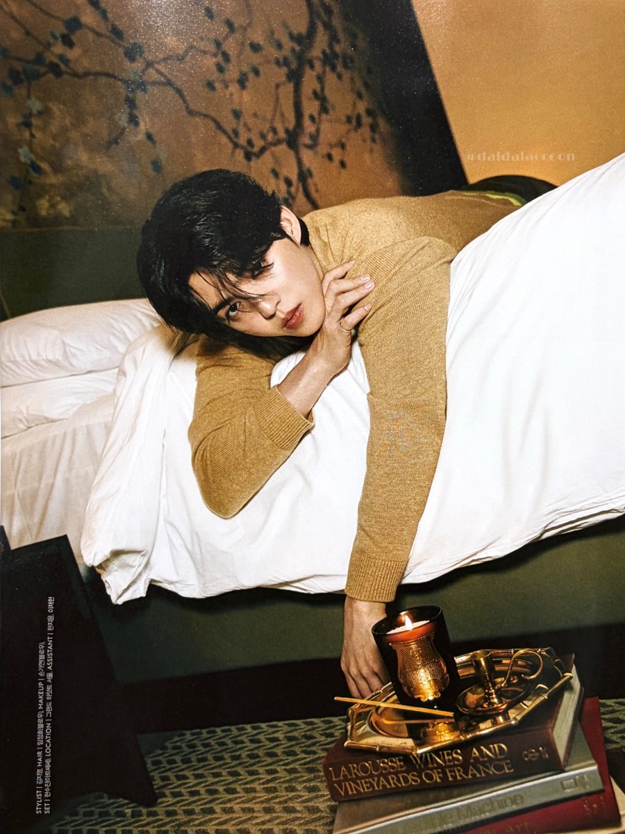 daldalaccoon's tweet photo. Allure Korea 10월호 
#에스쿱스 #scoups #TrudonCollection https://t.co/liimyo8OGG
